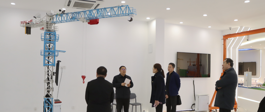 大连市绿色建筑行业协会到访腾屹信科技，共绘智能...